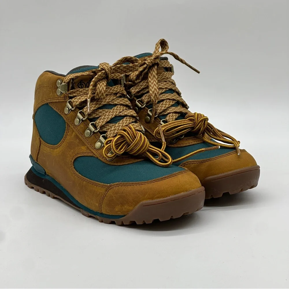 Danner Jag Distressed Hiking Boot. Size 7 - Picture 6 of 11